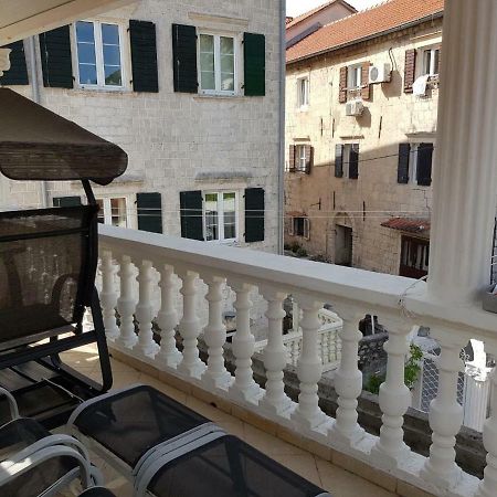 Apartments Sovran Vila Marija Prčanj Kültér fotó