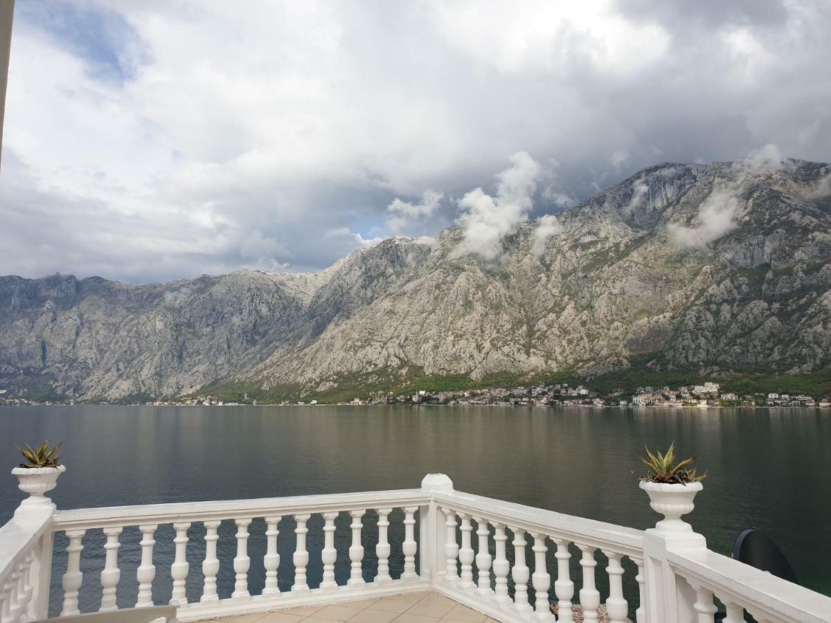 Apartments Sovran Vila Marija Prčanj Kültér fotó