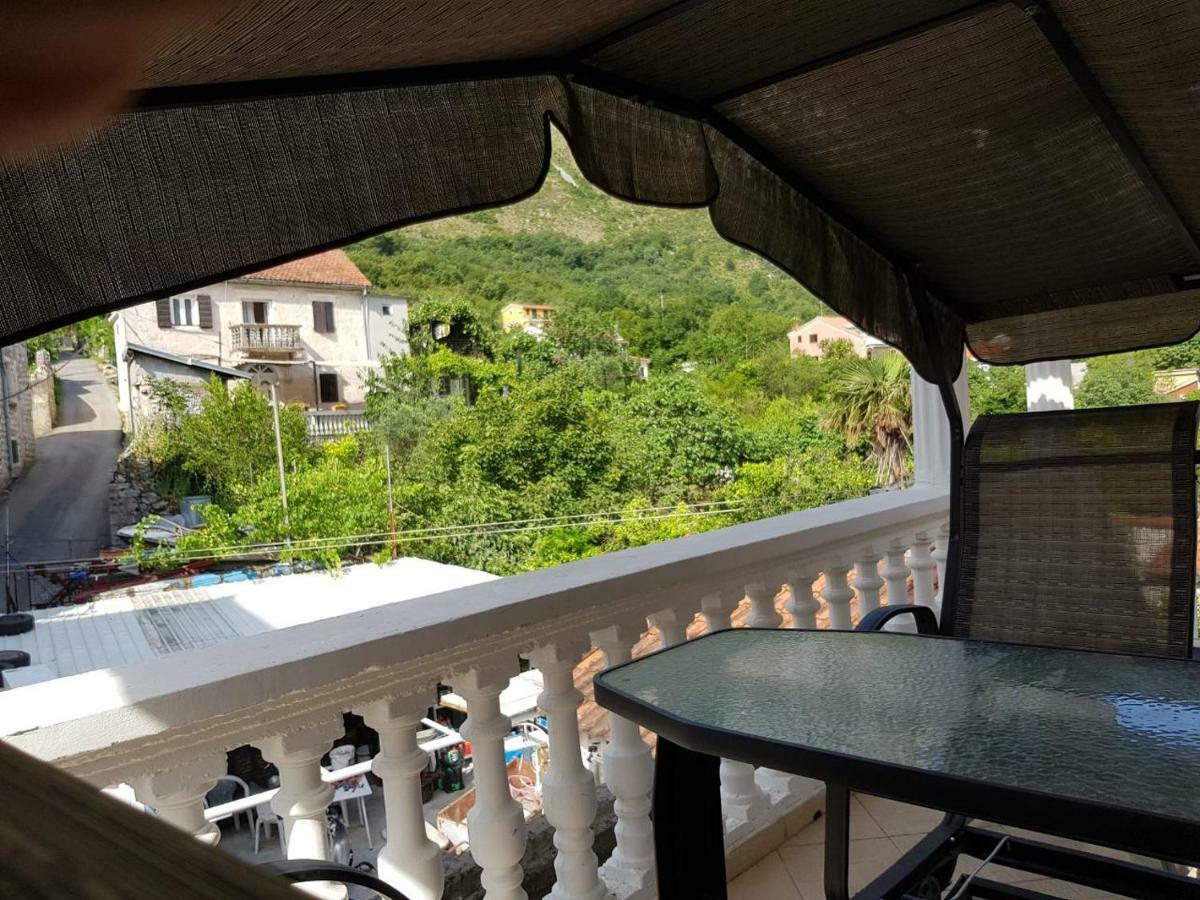 Apartments Sovran Vila Marija Prčanj Kültér fotó
