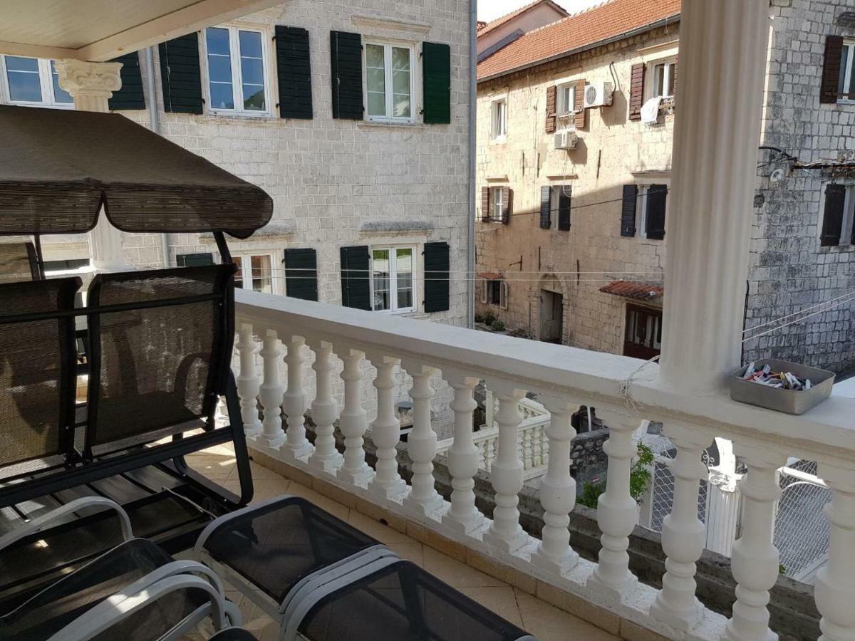 Apartments Sovran Vila Marija Prčanj Kültér fotó